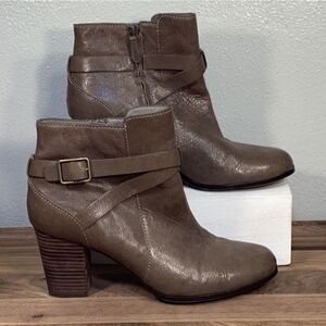 Elegant Ash-Brown Ankle Boots